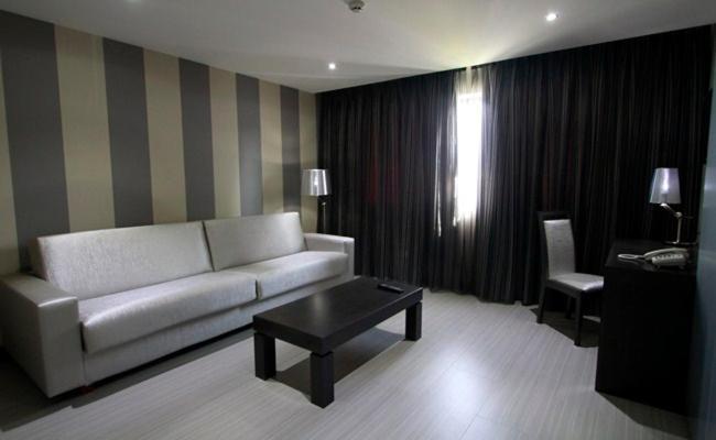 Hotel Adelma Hoznayo Bilik gambar