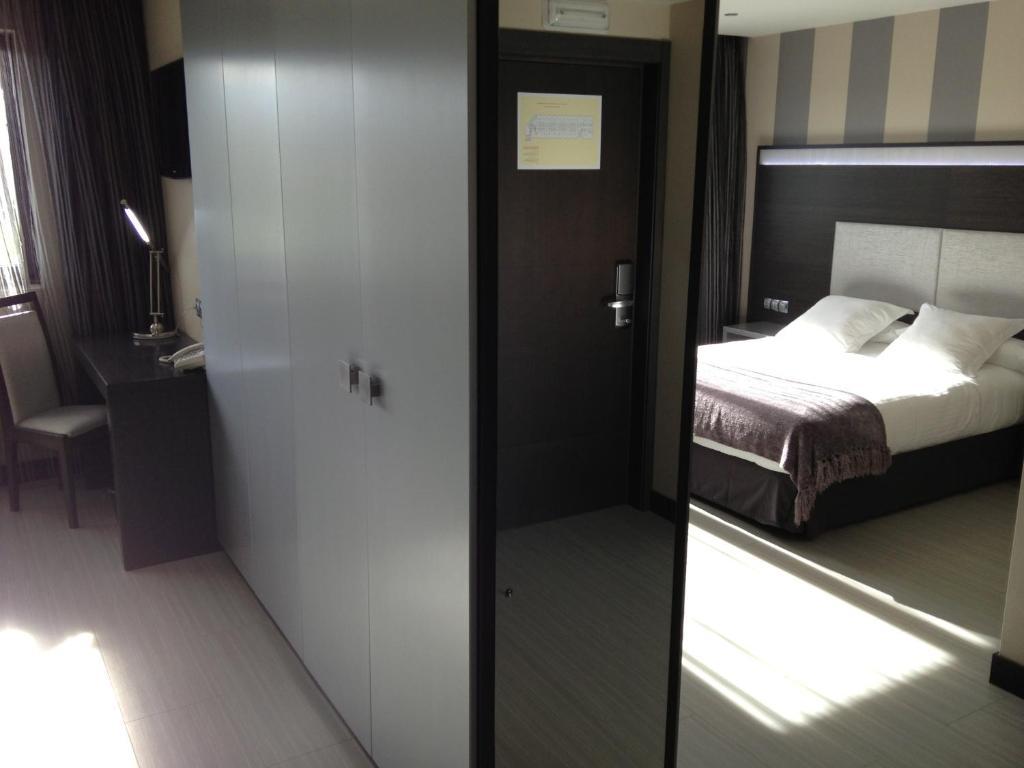 Hotel Adelma Hoznayo Bilik gambar